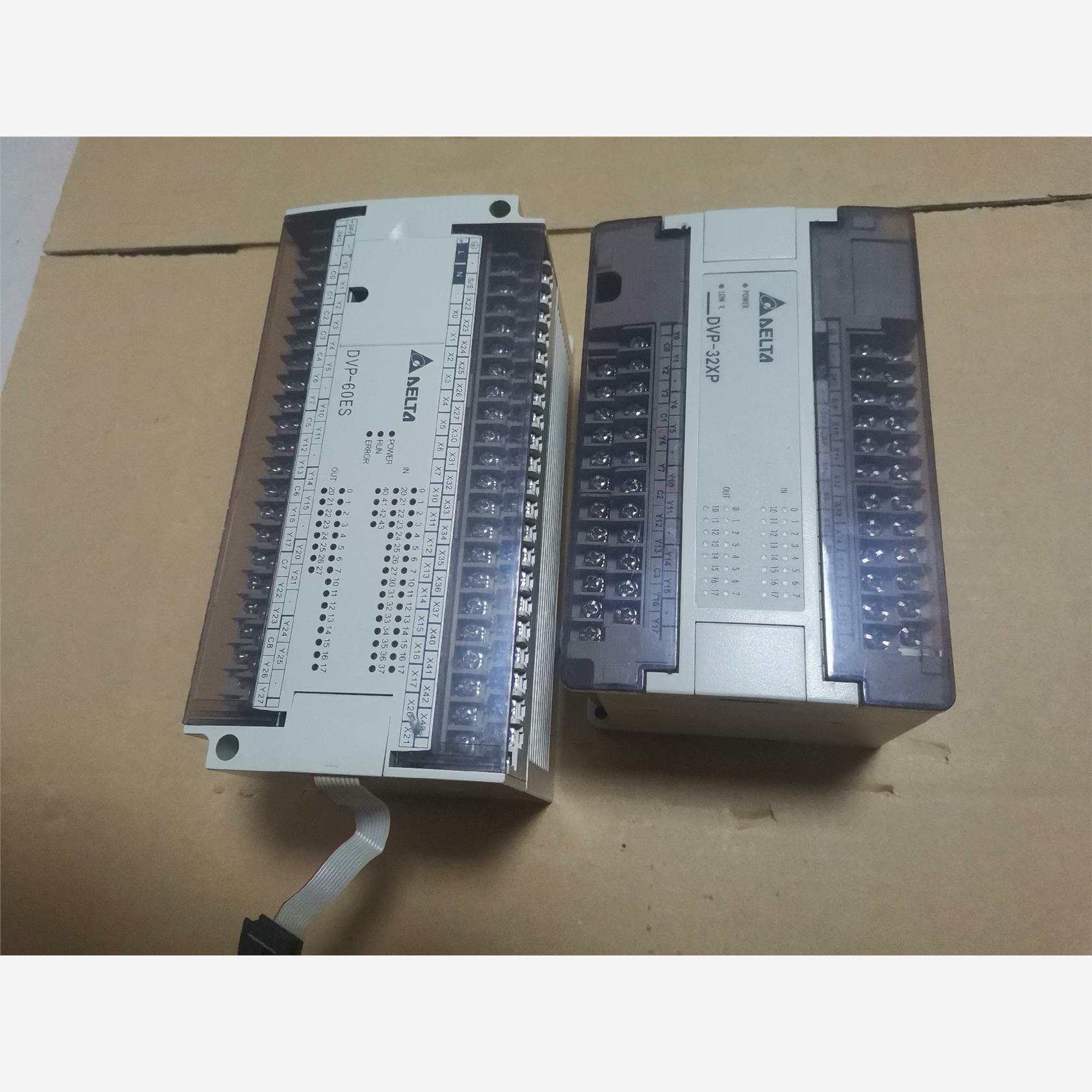 台达扩展模块一套，型号DVP32XP00R，DVP60ES0