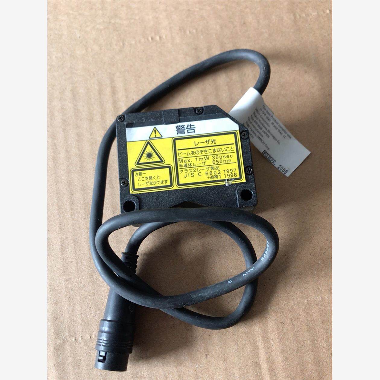 ZX-LD30VL欧姆龙激光传感器，功能完好，