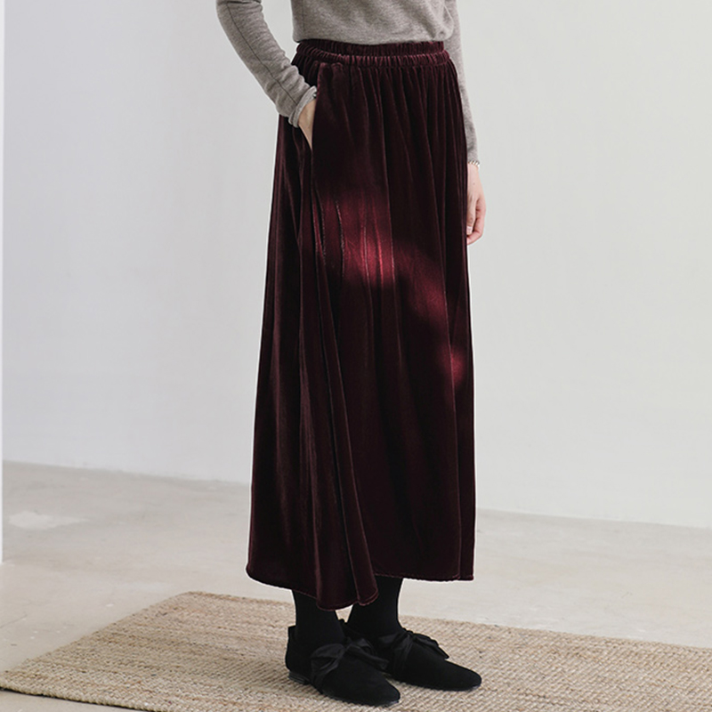 好看的金丝绒半身裙秋冬高腰大码胯骨宽适合垂感显瘦温柔A字裙子