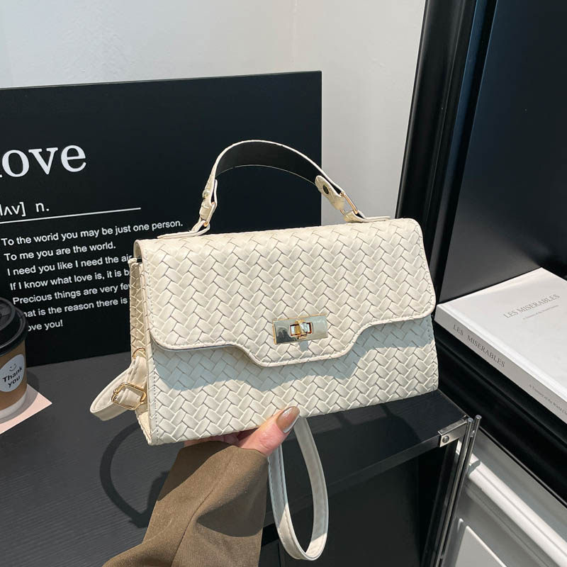 2026春季新款纯色潮流时尚简约斜挎包韩系小众设计手提小方包包