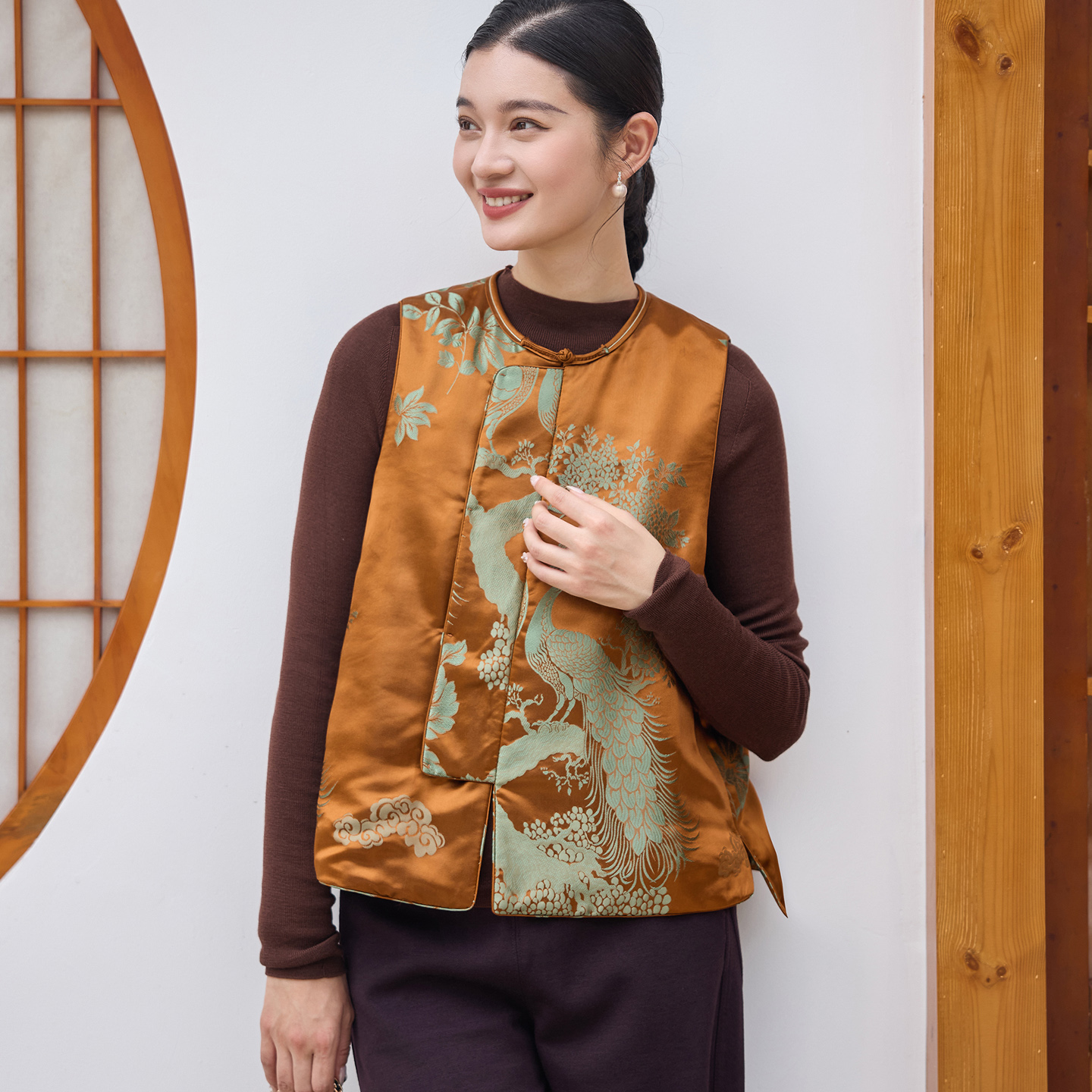 菲伊真丝提花老缎斜襟马夹女上衣