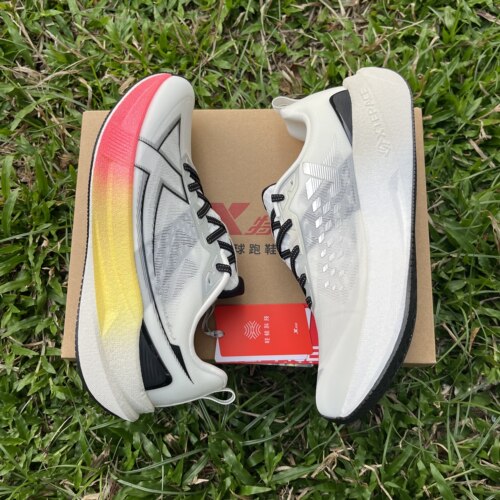 特步两千公里5.0舒适无板CPU大底体测体考训练跑步鞋男款帆白/黑