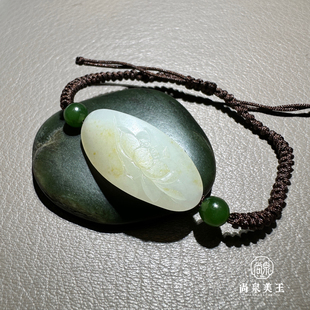 新疆和田玉籽料白玉莲花手牌手饰海派玉雕工艺原创设计手工雕精品