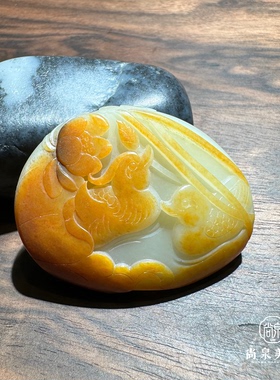 尚泉美玉俏色巧雕鸳鸯荷花挂件把件新疆和田玉籽料红皮白肉原创