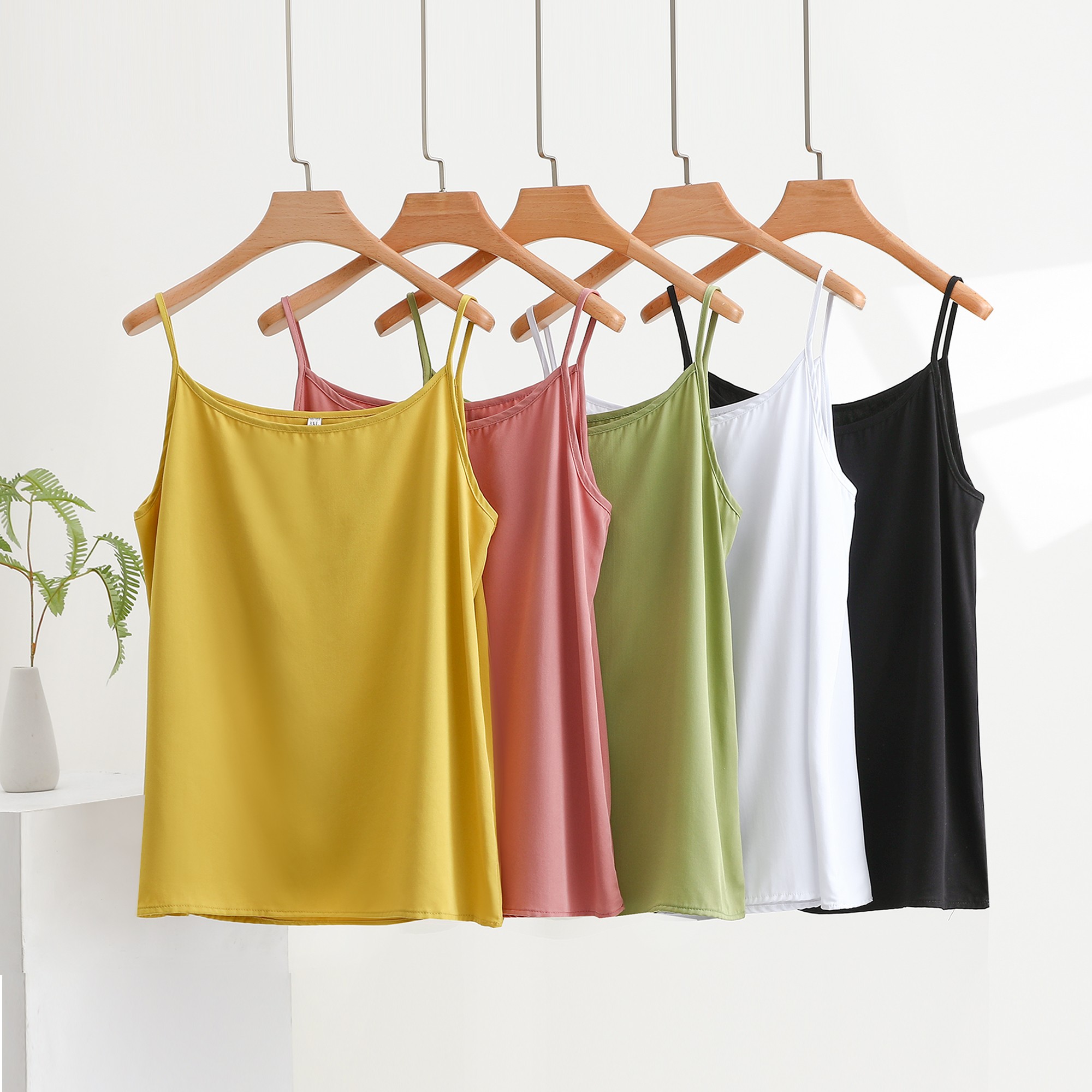 2025年夏季新款棉绸吊带背心