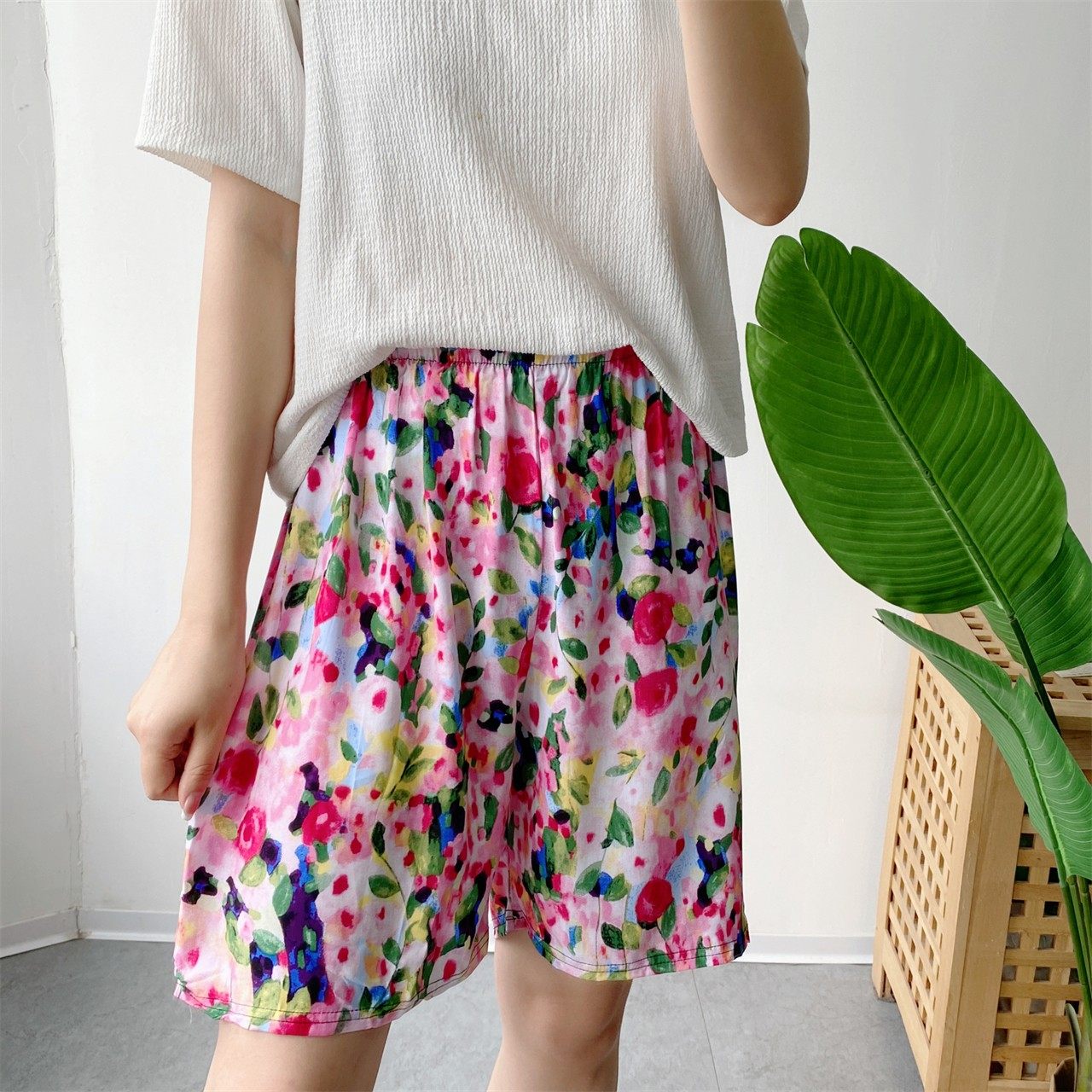 2025新款夏季薄款棉绸休闲五分睡裤女宽松显瘦百搭人造棉短裤家居,女装/女士精品,休闲裤,淘宝优惠券,粉丝福利购,淘宝优惠卷