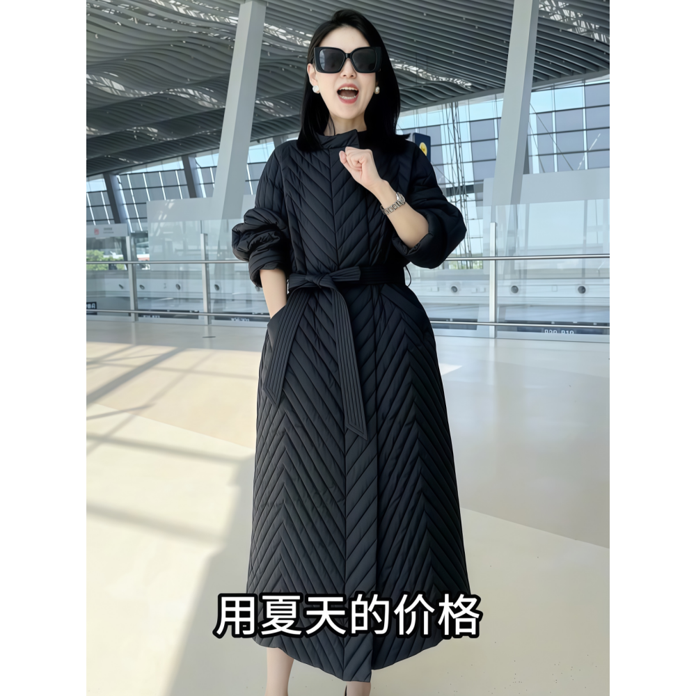 2025年冬季新款法式休闲通勤收腰长款系带款黑色长袖圆领羽绒服女