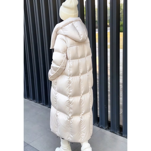 2025年冬季新款韩系轻奢风简约超好看白色长款连帽羽绒服外套女装