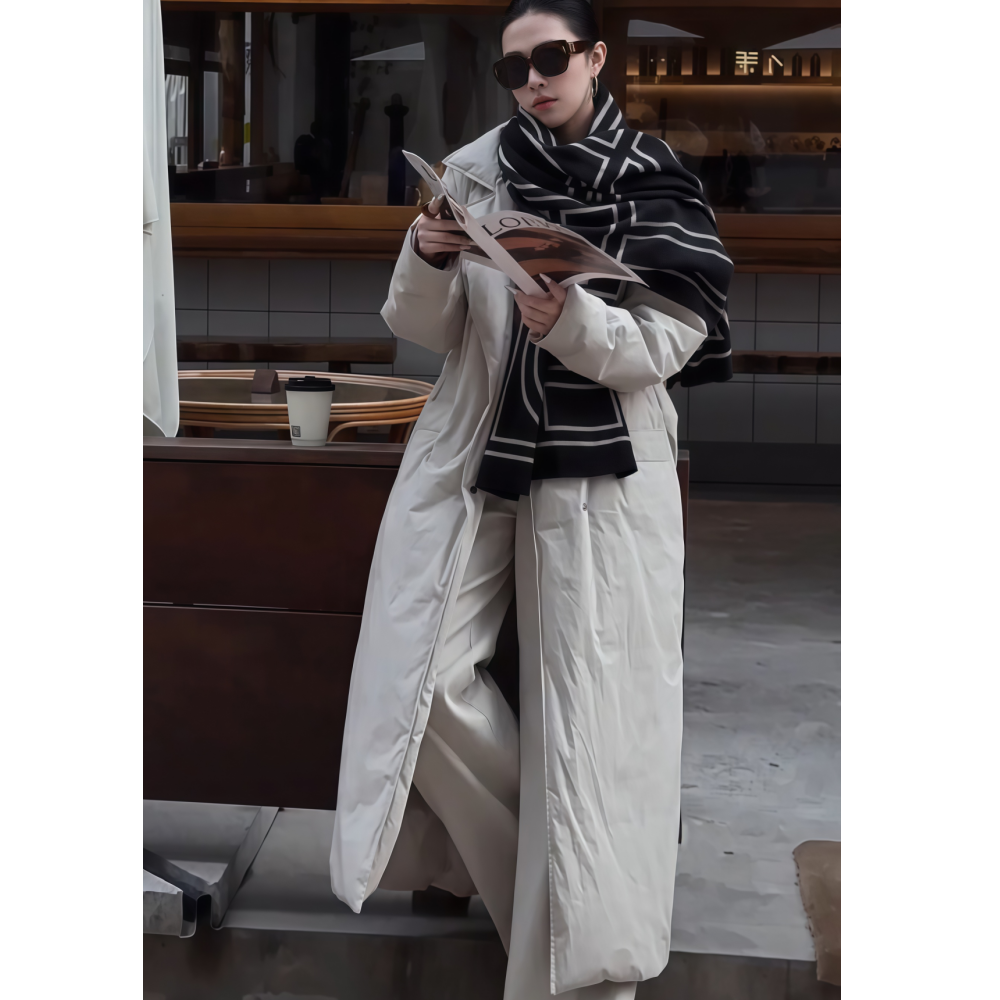 2025年冬季新款韩版简约风显瘦减龄爆款白色长款工装羽绒服正流行