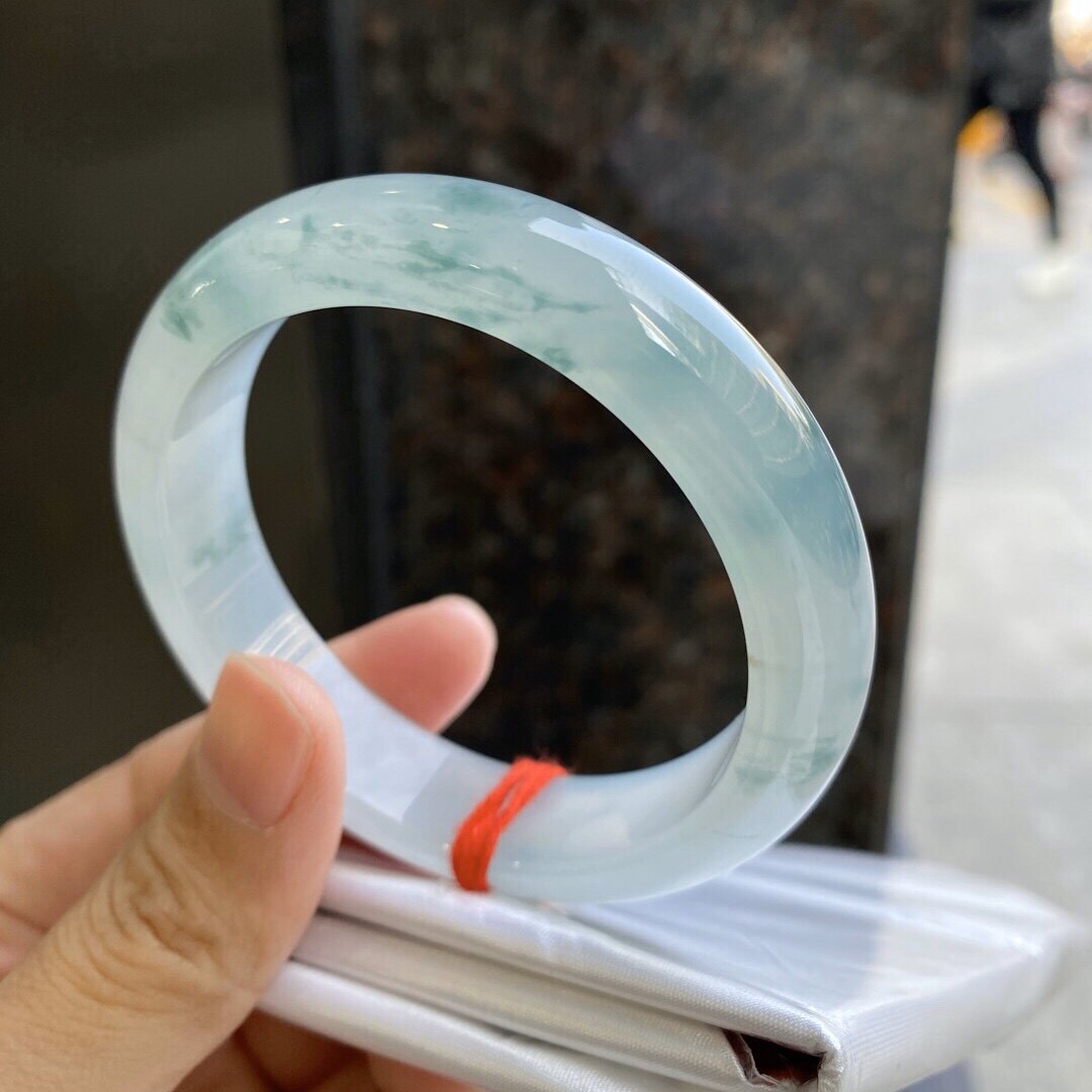 天然A货缅甸冰种正圈翡翠手镯飘蓝绿花贵妃玉镯子女款
