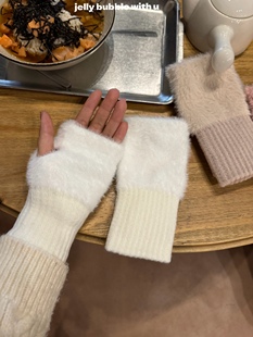 不影响生活～半指毛绒手套秋冬保暖防寒学生上班漏指头打字男女