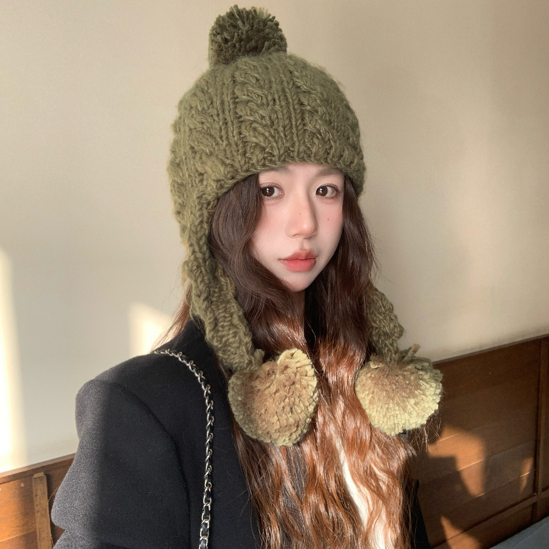 韩系ins风粗线手工钩针毛线帽女冬季保暖毛球针织护耳麻花雷锋帽