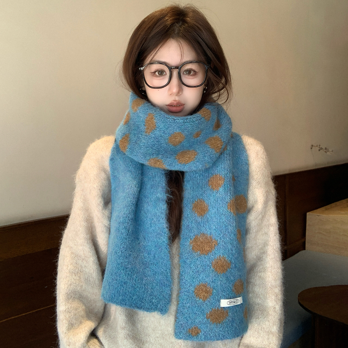 韩系高级感撞色波点围巾