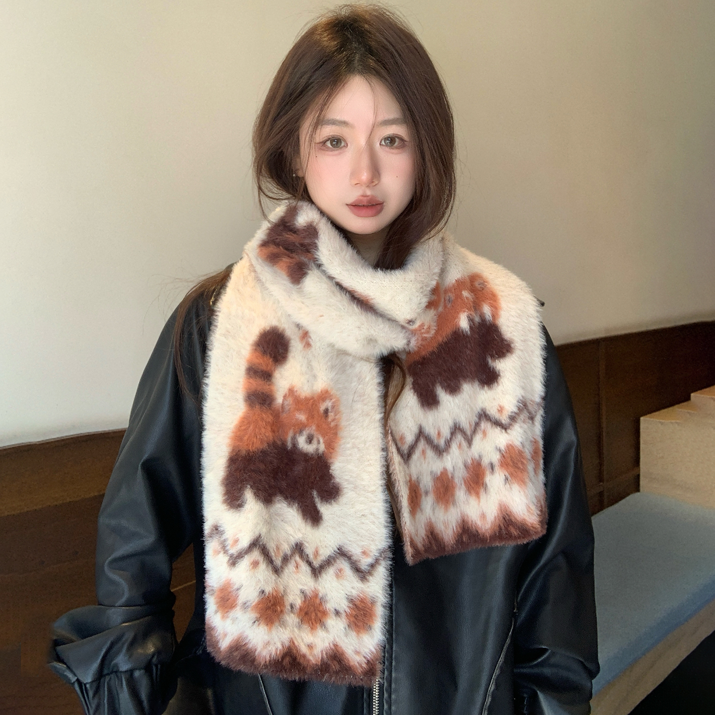 可爱卡通小熊猫仿貂绒软糯围巾女秋冬季学生保暖百搭情侣学生围脖