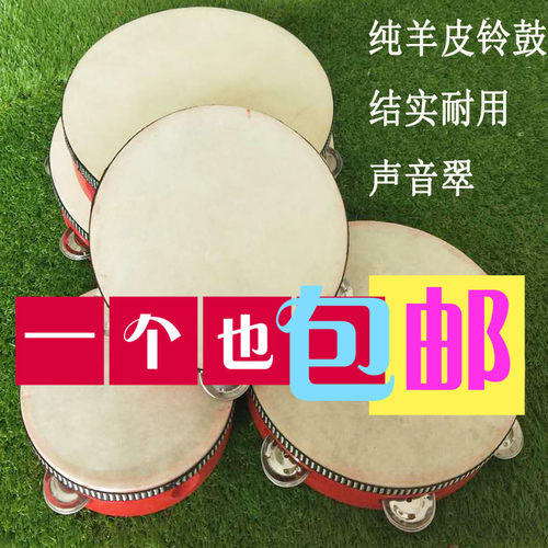 幼儿园老师用铃鼓聪之宝打击乐器