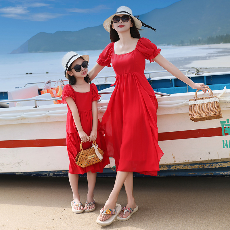 2025海边度假绝美亲子装夏装红色连衣裙泰国母女沙滩裙超仙长裙子