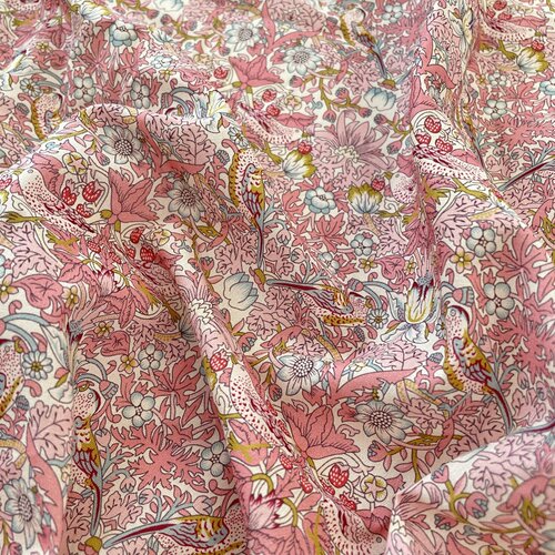 布亦新款草莓鸟小清新ins小众时尚布料服装桌布抱枕床单手工diy