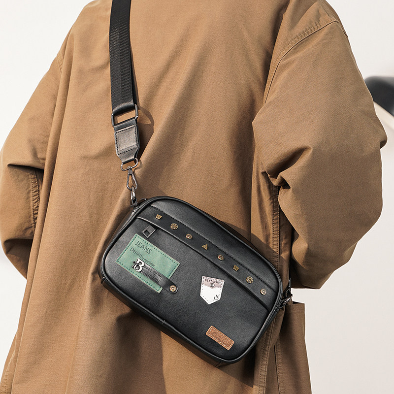 2025新款徽章图案单肩包小方包 韩版男包休闲时尚斜挎包小挎包潮,箱包皮具/热销女包/男包,男士包袋,淘宝优惠券,粉丝福利购,淘宝优惠卷