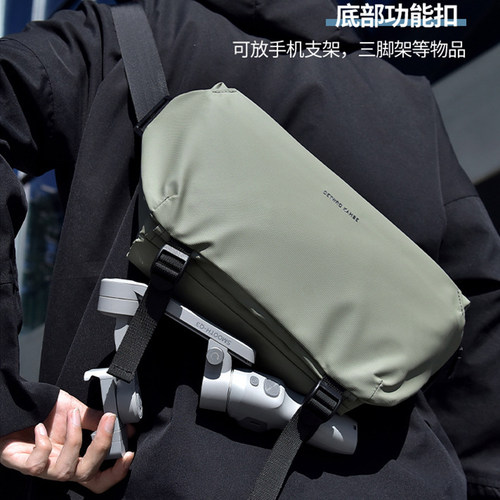 户外防水骑行包机能工装胸前包