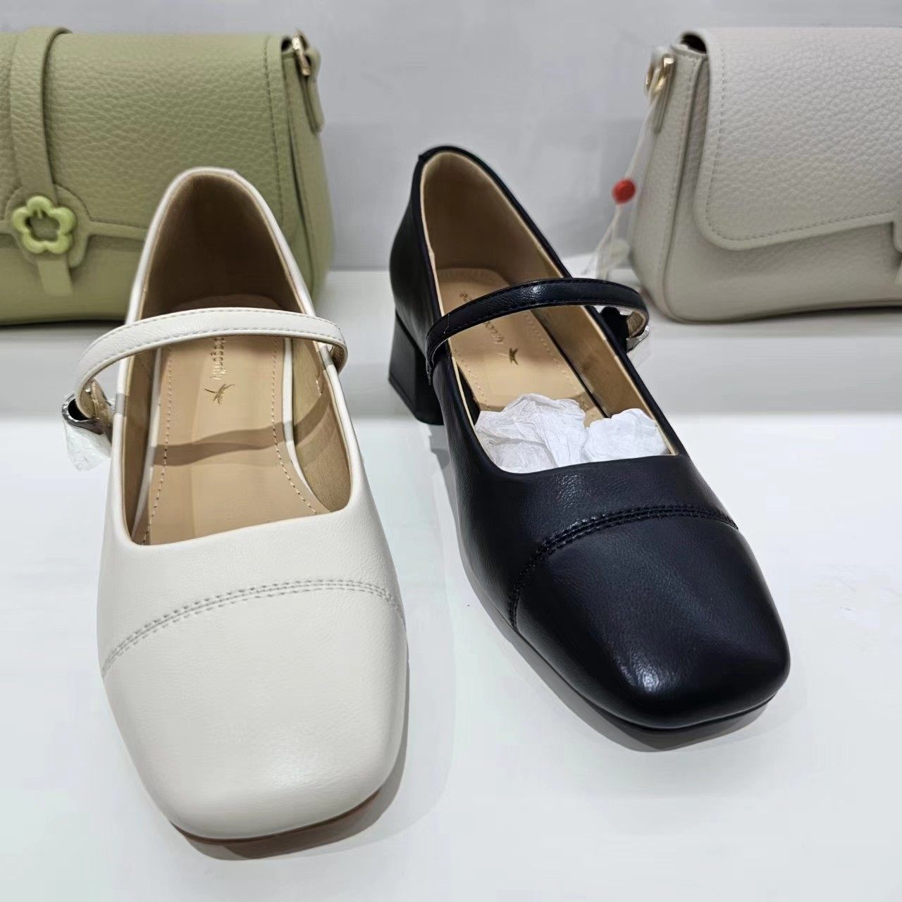 REDDRAGONFLY/红蜻蜓复古玛丽珍单鞋牛皮圆头粗跟高跟鞋实体正品