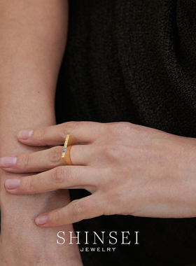 彩石片状设计戒指堇青石