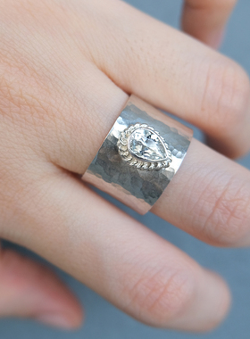 【森制SHINSEI官方】天然白托帕石手工花丝垂纹戒指 纯银