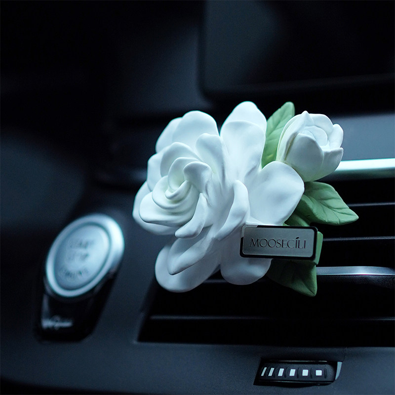 栀子花汽车载空调出风口香薰氛车用香水装饰摆件花朵车内饰品