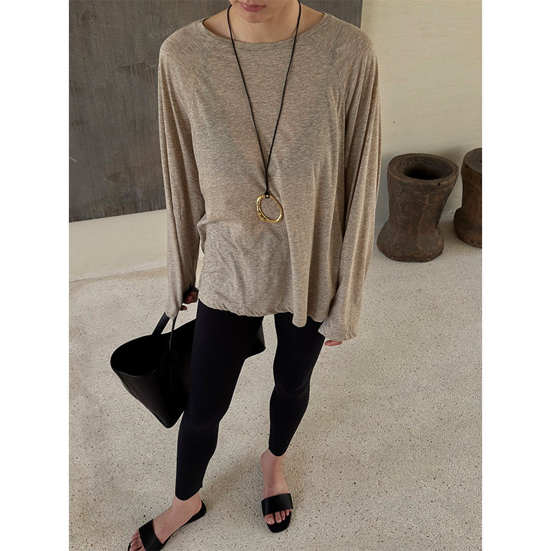 SOTHEA 2025年春季柔垂棉质極简复古色调宽开领插肩袖慵懒长袖T恤