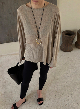 SOTHEA 2025年春季柔垂棉质極简复古色调宽开领插肩袖慵懒长袖T恤