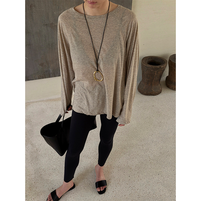 SOTHEA 2025年春季柔垂棉质極简复古色调宽开领插肩袖慵懒长袖T恤