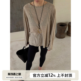 SOTHEA 2025年春季柔垂棉质極简复古色调宽开领插肩袖慵懒长袖T恤