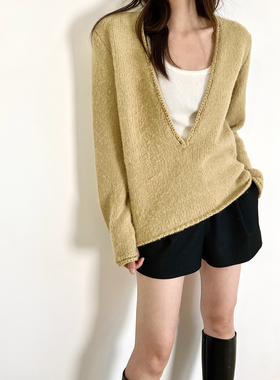 SOTHEA 柔雾质感深V领极简慵懒风羊驼毛衣
