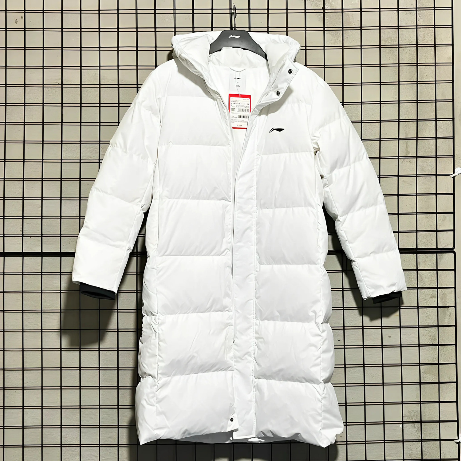 吊牌价1399元专柜同款男秋冬款防泼水保暖舒适长款羽绒服 AYMU567