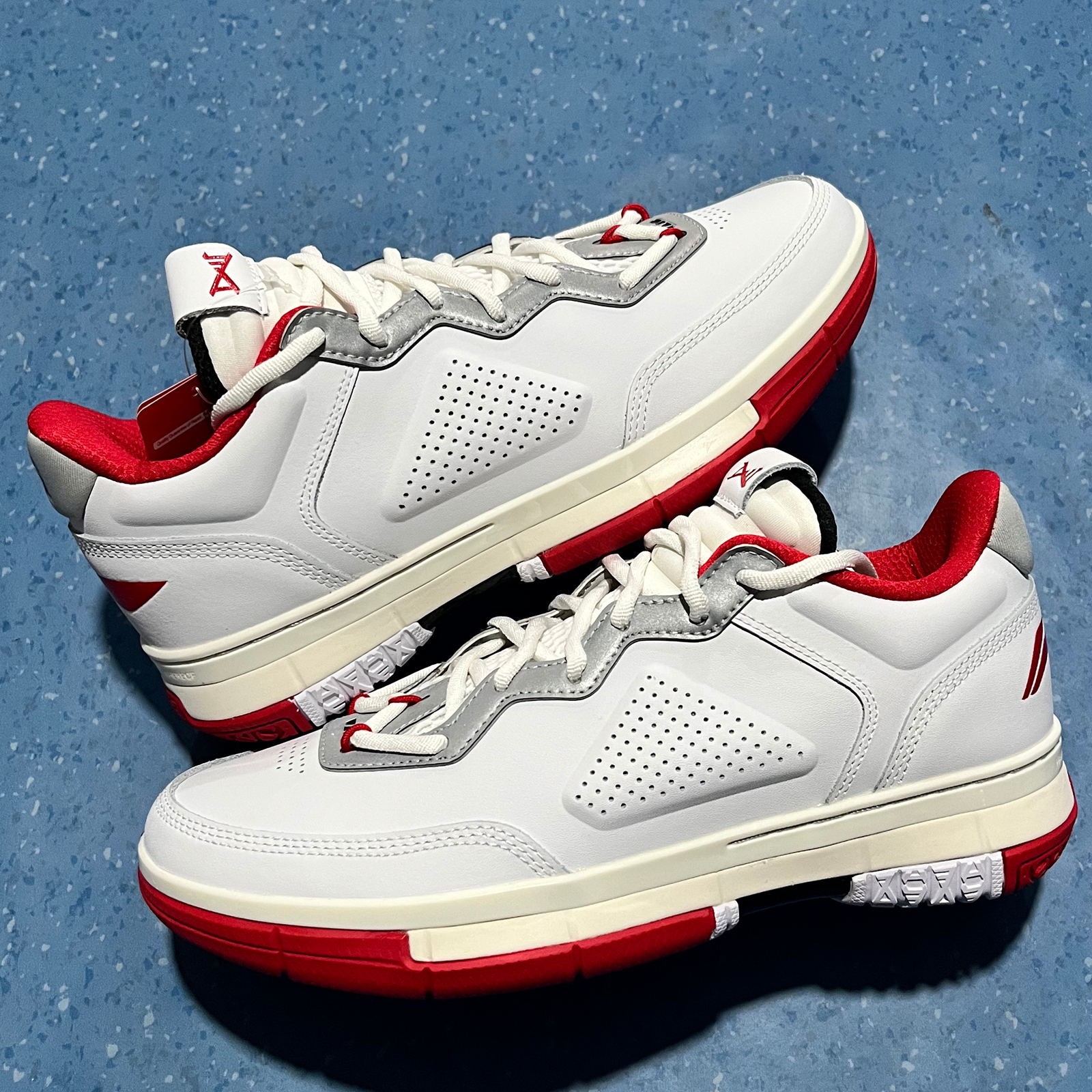 李宁韦德之道1代男鞋耐磨减震真皮保暖专业比赛篮球鞋ABAU099-2-6