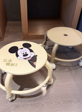 奶油风万向轮小凳子家用结实耐用小矮凳大人坐换鞋凳滑轮移动凳子