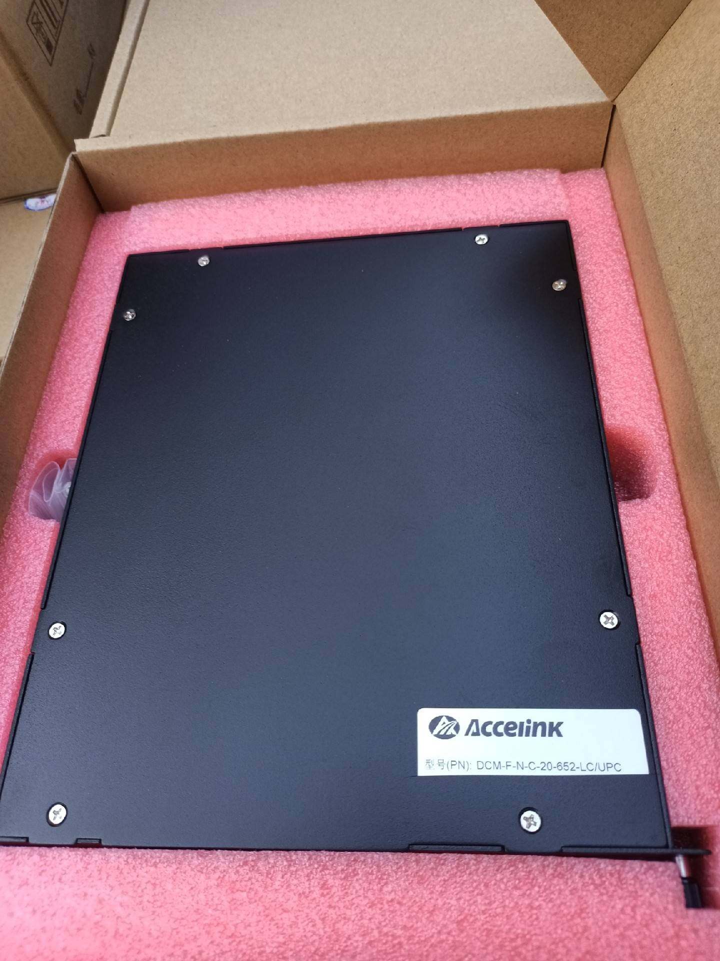 全新原包装武汉光讯科技dcm-f-n-c-20-652-lc