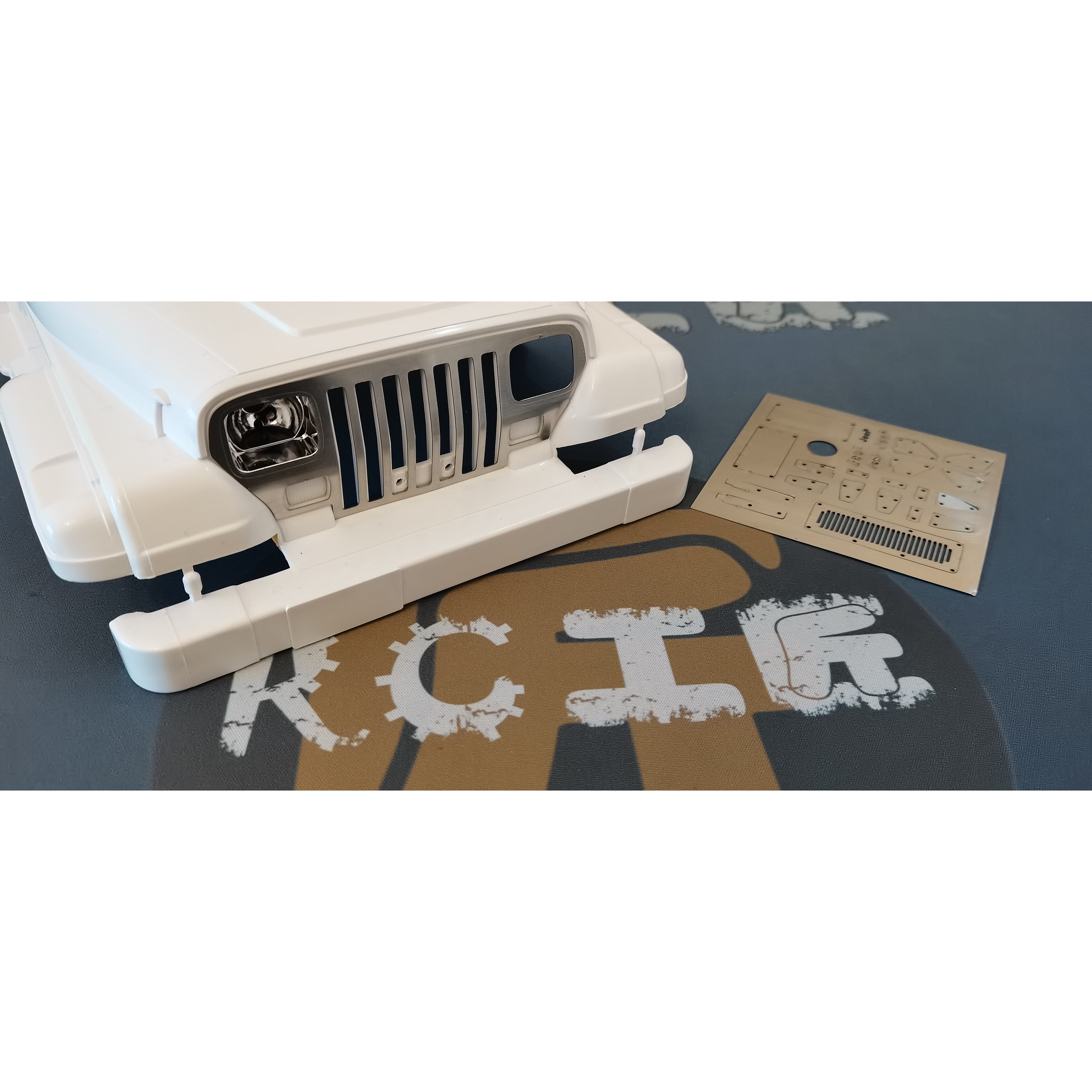 田宫专用cc01yj牧马人金属不锈钢蚀刻片rc4wd攀爬车整车合页装饰