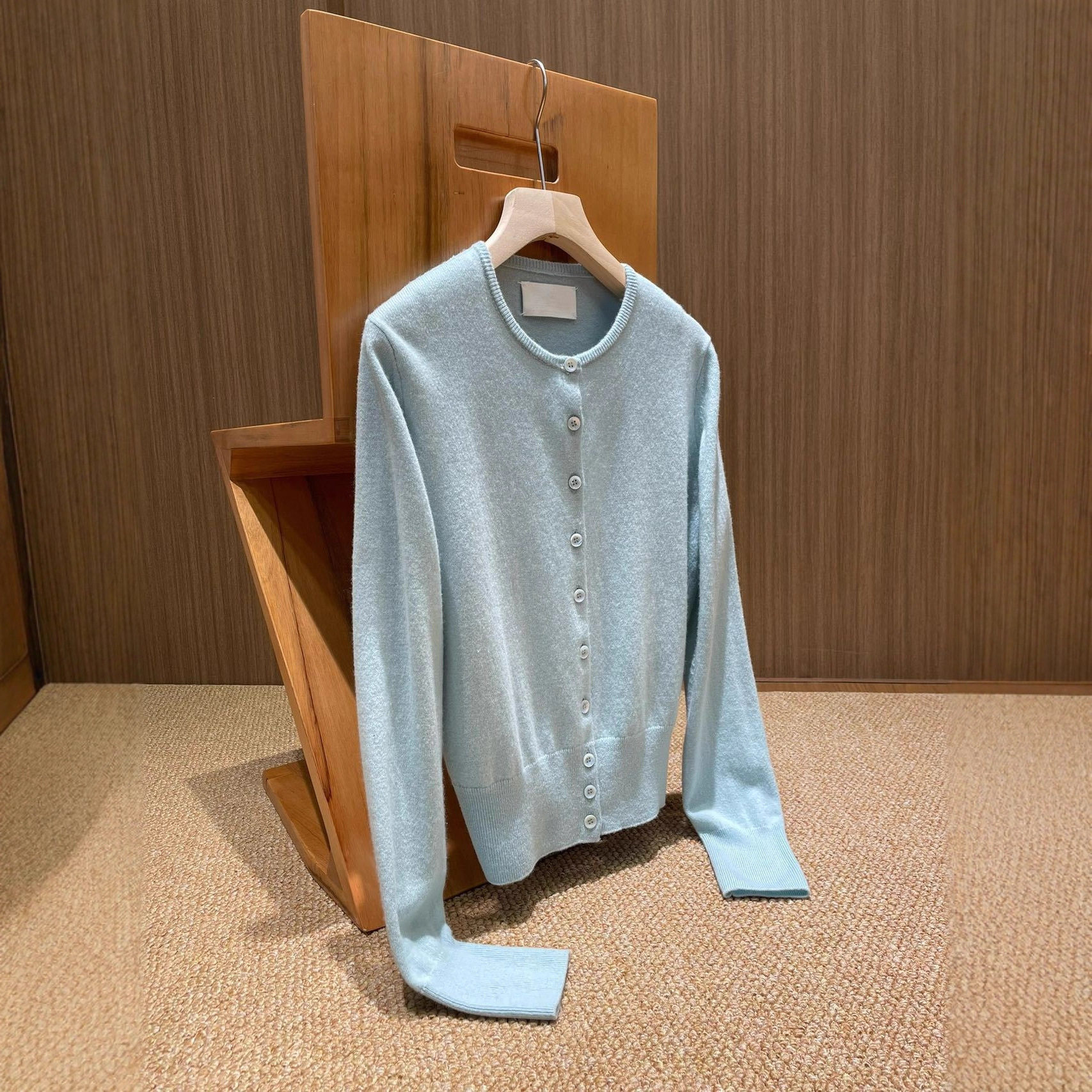 秋冬新品100%澳洲美丽诺超细绵羊毛圆领气质女士开衫纯色百搭