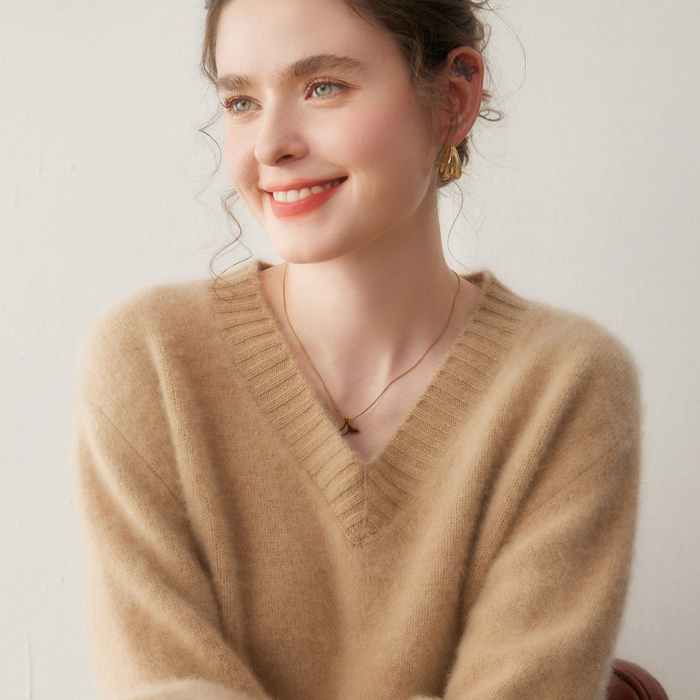 秋冬季山羊绒衫女士v领加厚纯色打底毛衣宽松套头休闲显瘦针织衫