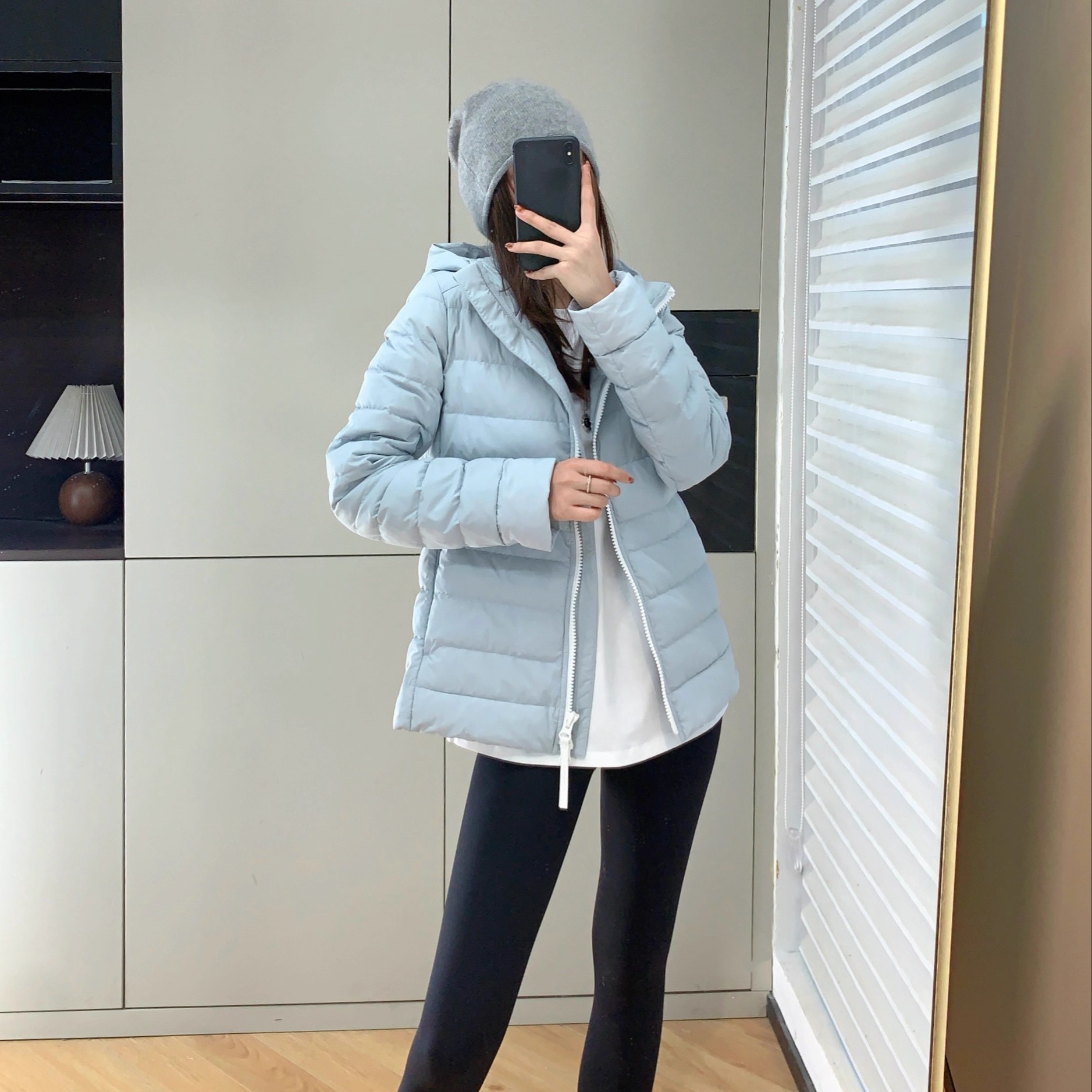 轻量防钻连帽排骨90白鹅绒羽绒服