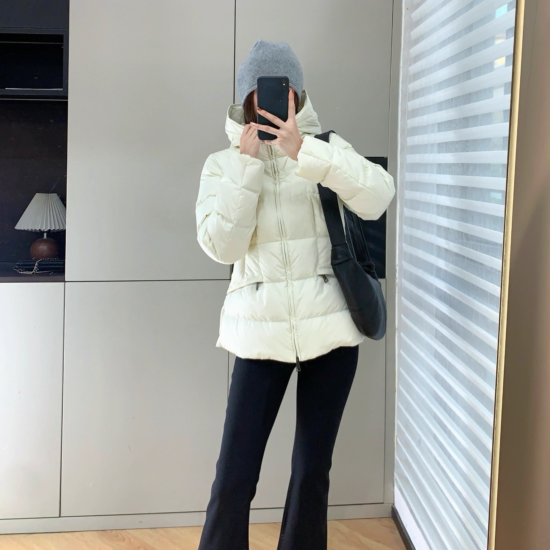 90白鸭绒收腰显瘦连帽羽绒服