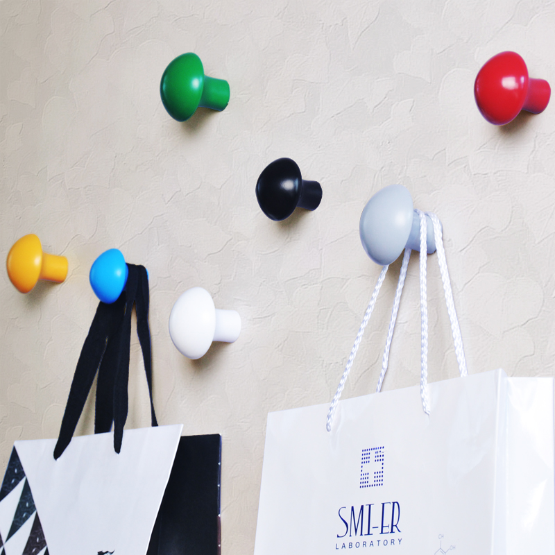 简约现代卧室墙上挂钩实木挂衣架