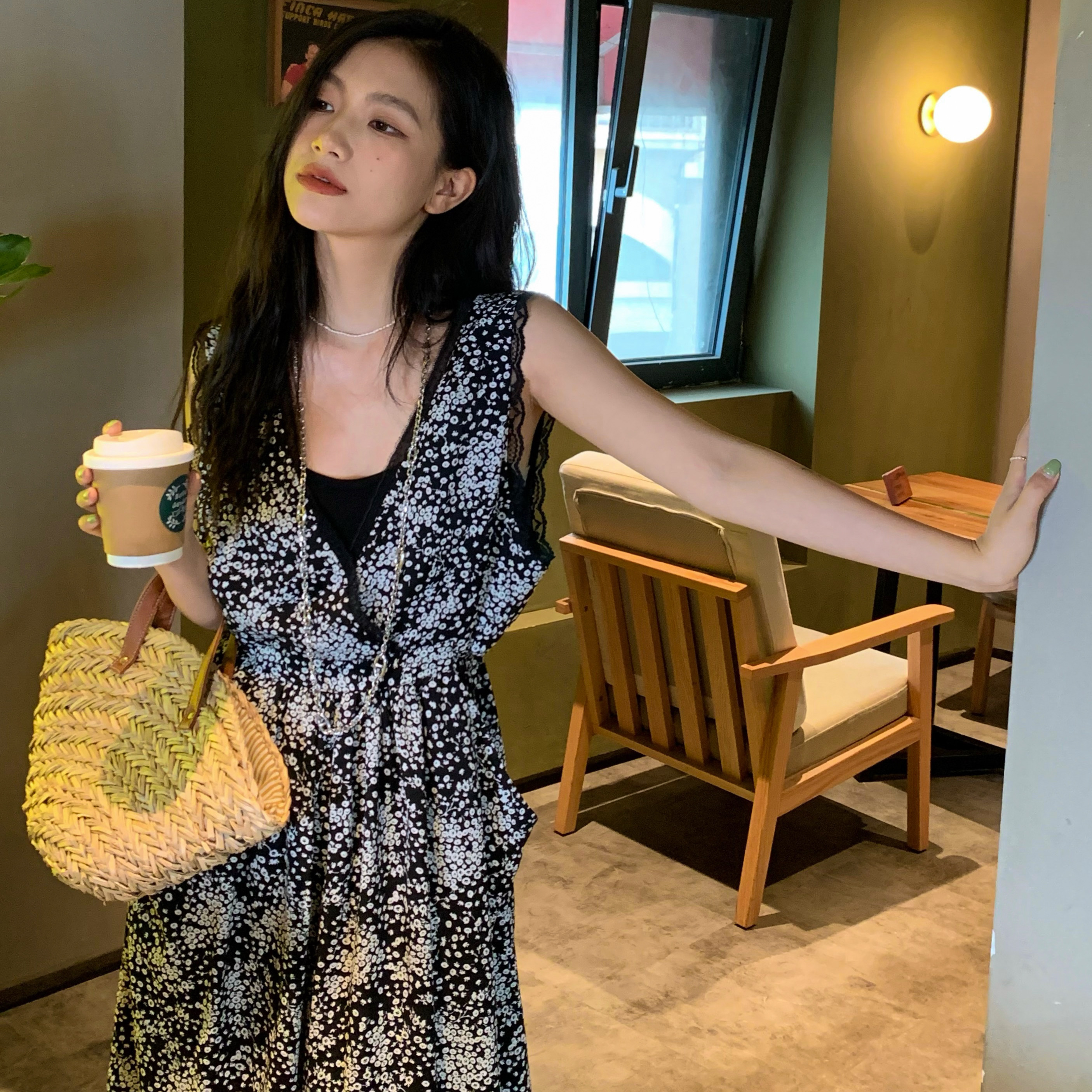 六折换季清仓 显瘦轻薄百搭长裙 碎花V领气质女蕾丝边连衣裙