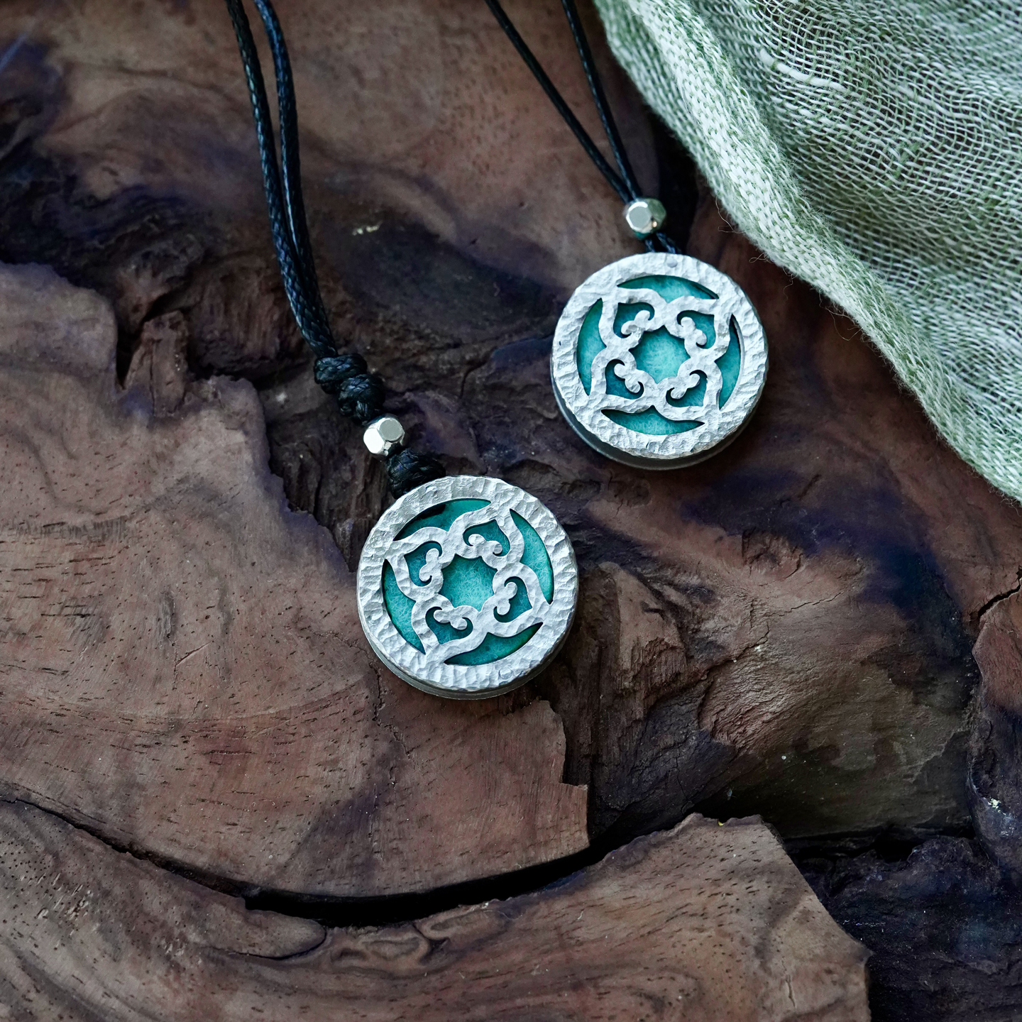 纯手工锤纹金属扩香吊坠