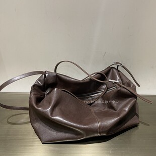 小众简约设计头层进口植鞣牛皮定制咖色松驰慵懒大包