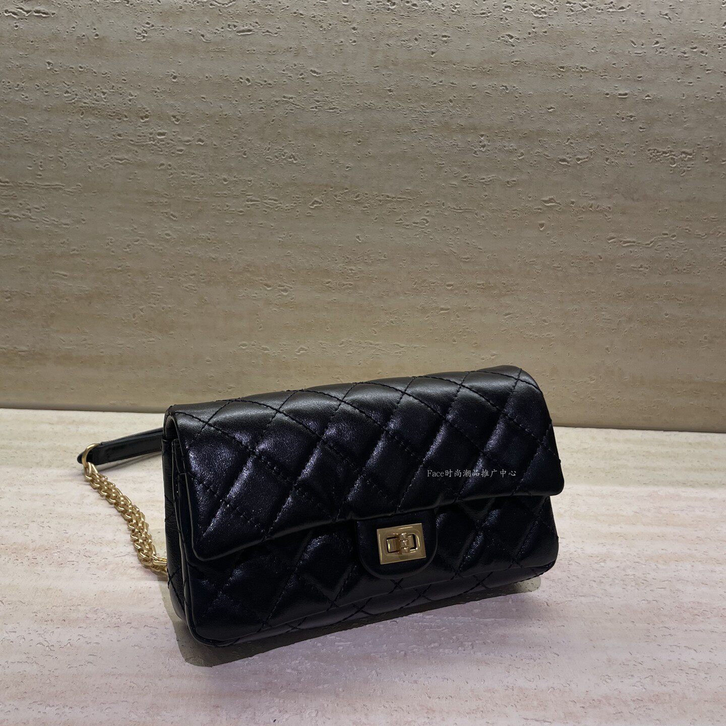 小香风头层进口小牛皮方扣2.55腰包