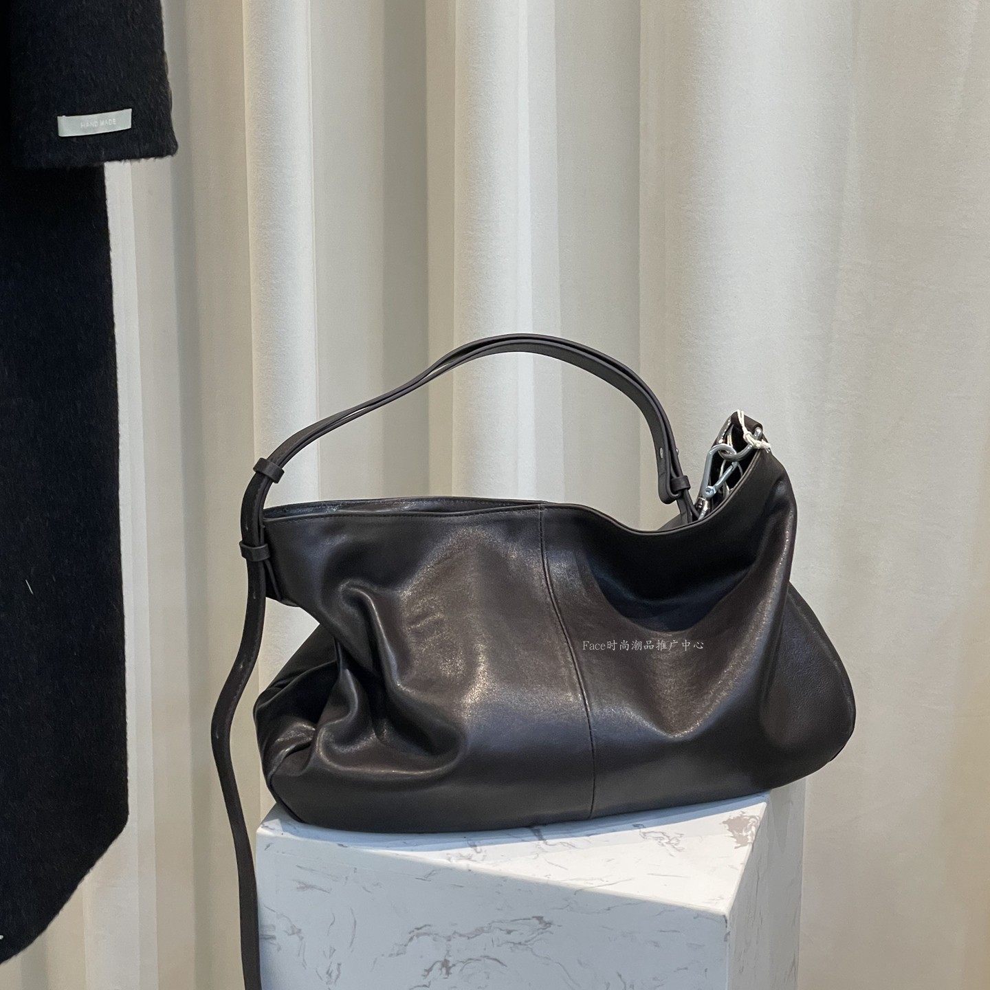 韩国小众手工植鞣羊皮云朵包新款托特单肩斜挎包,箱包皮具/热销女包/男包,托特包,淘宝优惠券,粉丝福利购,淘宝优惠卷