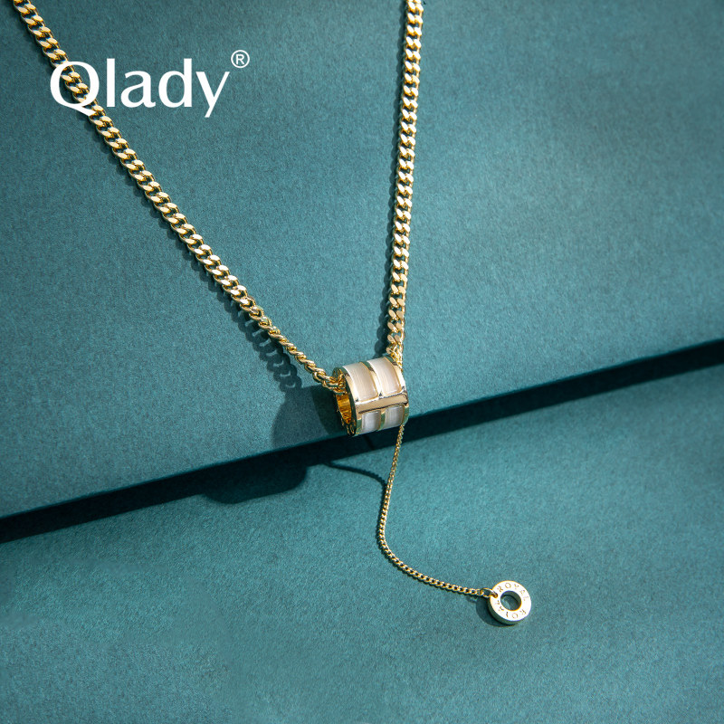 小蛮腰装饰项链女款2025新款毛衣链轻奢高级感颈链潮配饰挂件短款