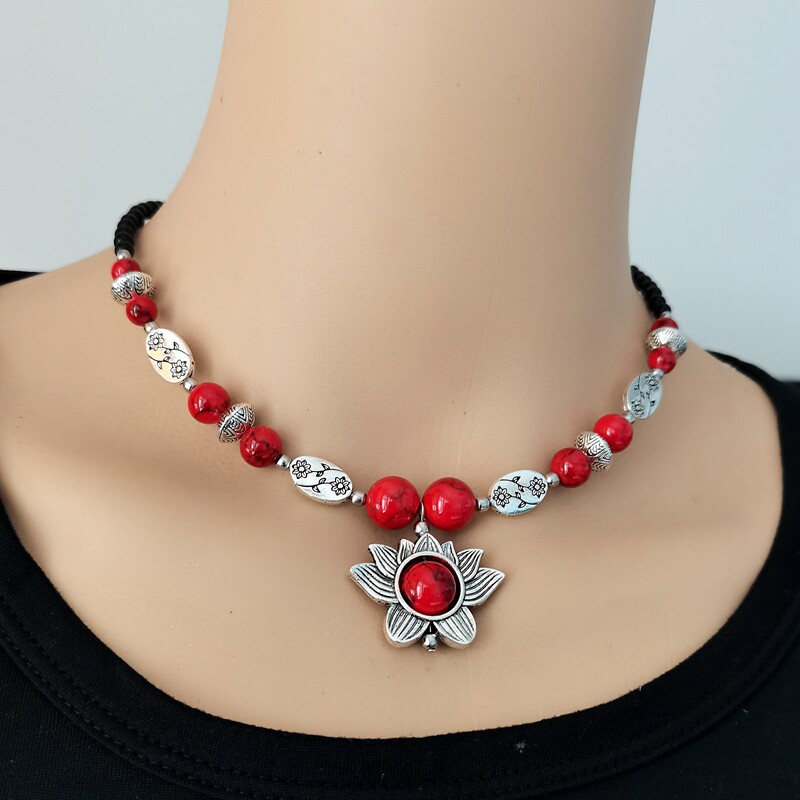 原创新款复古云南民族风项链波西米亚短款项链藏银莲花配饰锁骨链