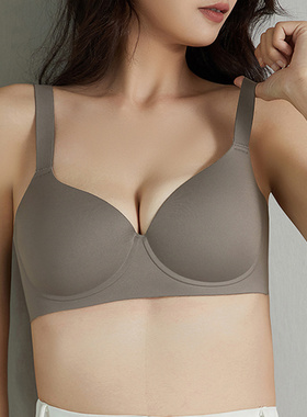 有钢圈无痕一片式加大码95D大罩杯胖MM内衣薄聚拢防下垂性感文胸